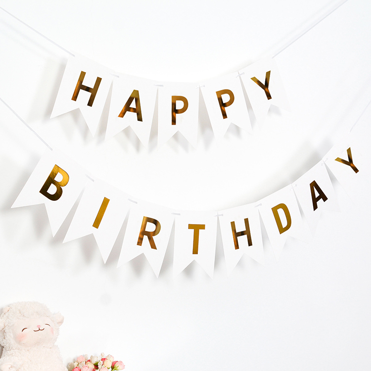 Style 7 blanc avec lettre dorée