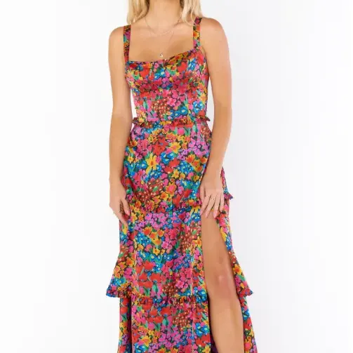 Fabricantes de ropa 2024 Vestido nuevo de verano para mujer Estampado floral personalizado Espalda descubierta Sling Flared Casual Maxi vestidos