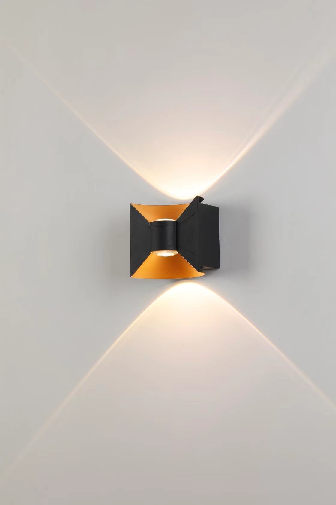 IP65 waterproof up and down outdoor indoor wall lamp hot sale 6W wall light high quality