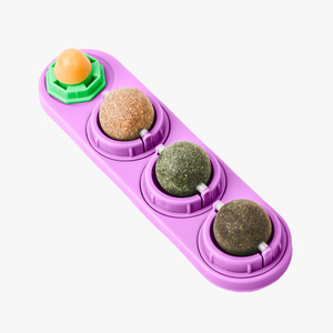 Bola de hierba gatera roja duradera, juguete para mascotas, juguete de autojuego Hi con aperitivos molares resistentes a mordeduras y red giratoria para lamer empaquetada en caja - Product Image 3