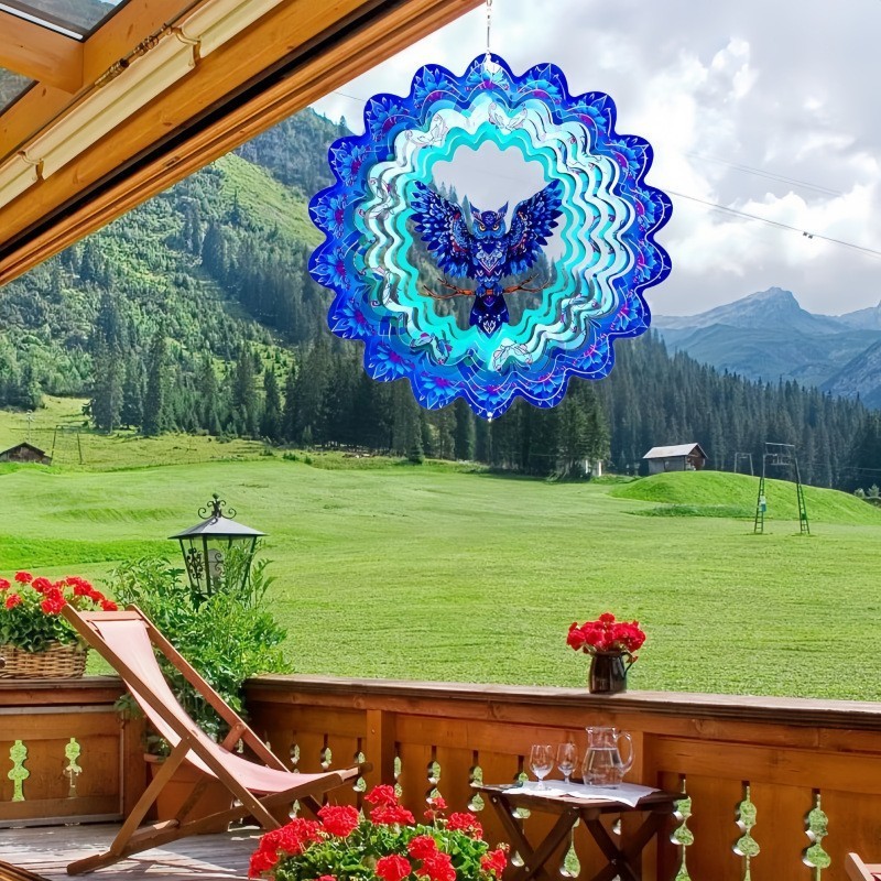 Gufo Blu che gira con il vento