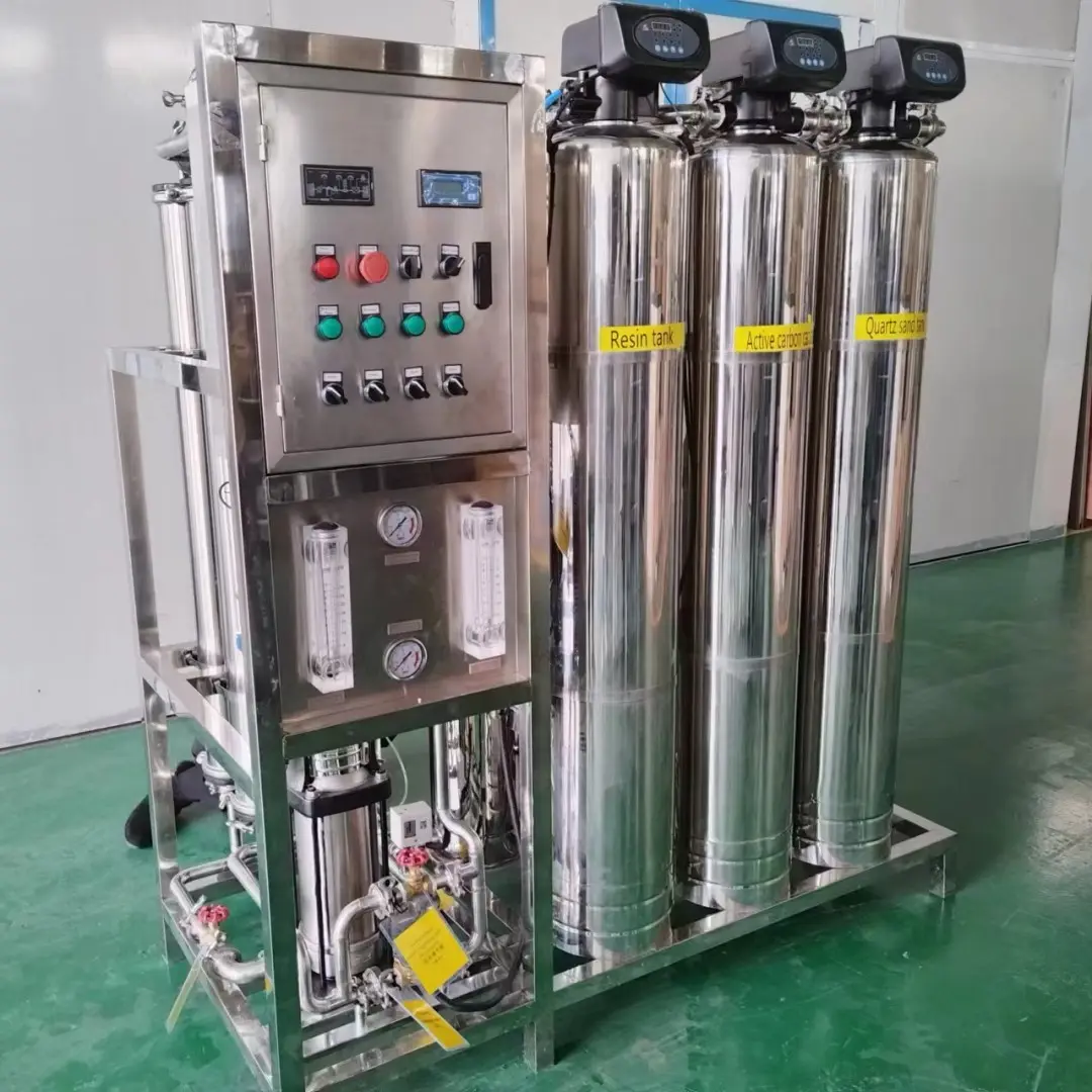 Unidad de agua RO de 6 etapas Planta de Tratamiento de purificación de agua de río con esterilizadores de agua UV