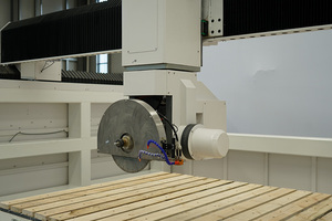 Многофункциональная 5-осевая мостовая пила с ЧПУ - Product Image 2