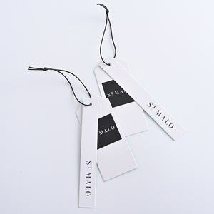 Etiquetas colgantes de papel de superficie mate personalizadas, etiquetas de ropa de lujo, etiquetas de precio de ropa para ropa, etiquetas colgantes con cuerda - Product Image 2
