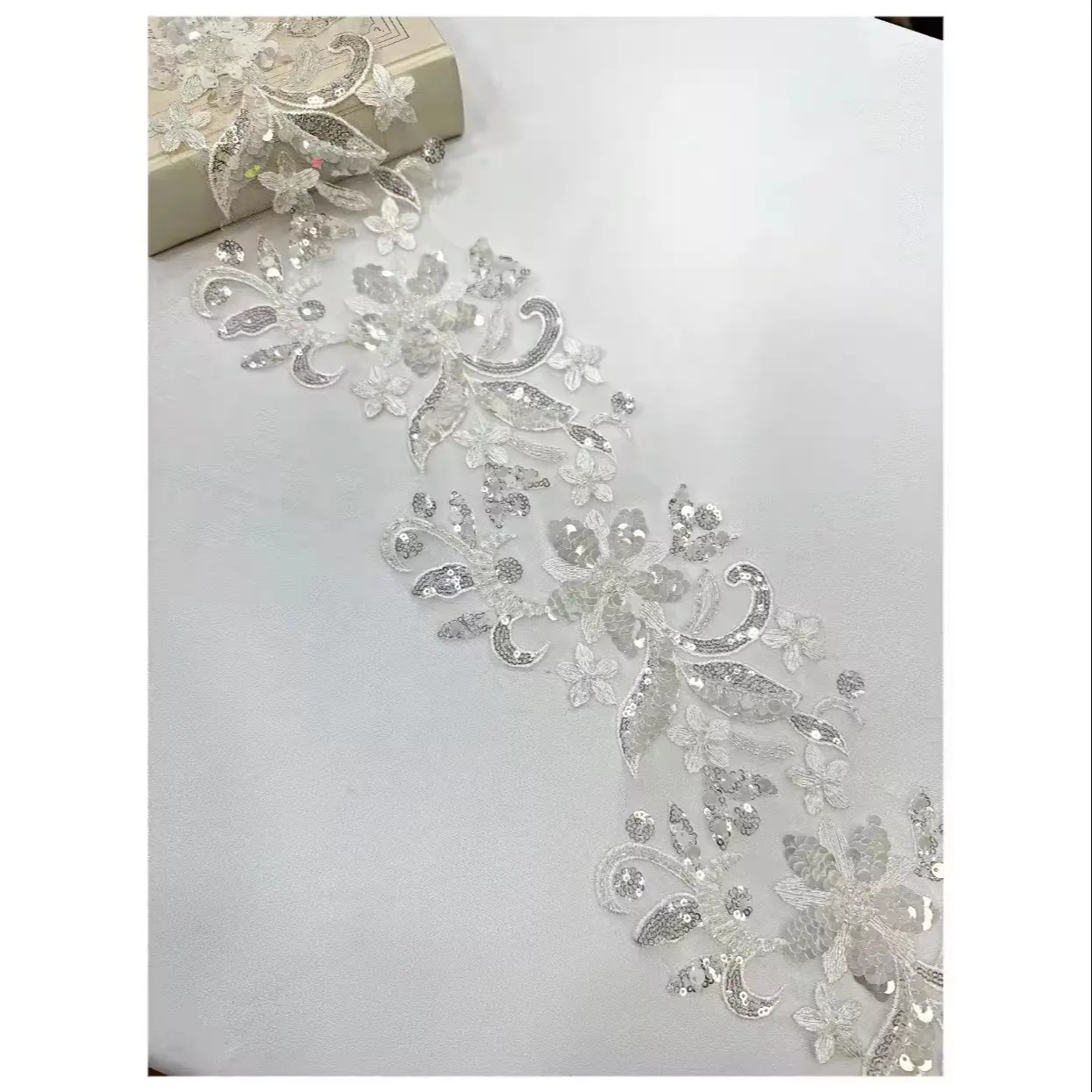 Ricamato in pizzo abito da sposa accessori in pizzo maglia bianca perline paillettes codice