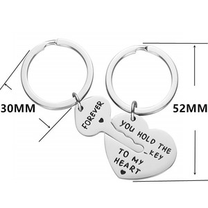 Llaveros coreanos simples de acero inoxidable con cerradura en forma de corazón, logotipos grabados personalizados para pareja, madre e hija, regalo de moda - Product Image 5