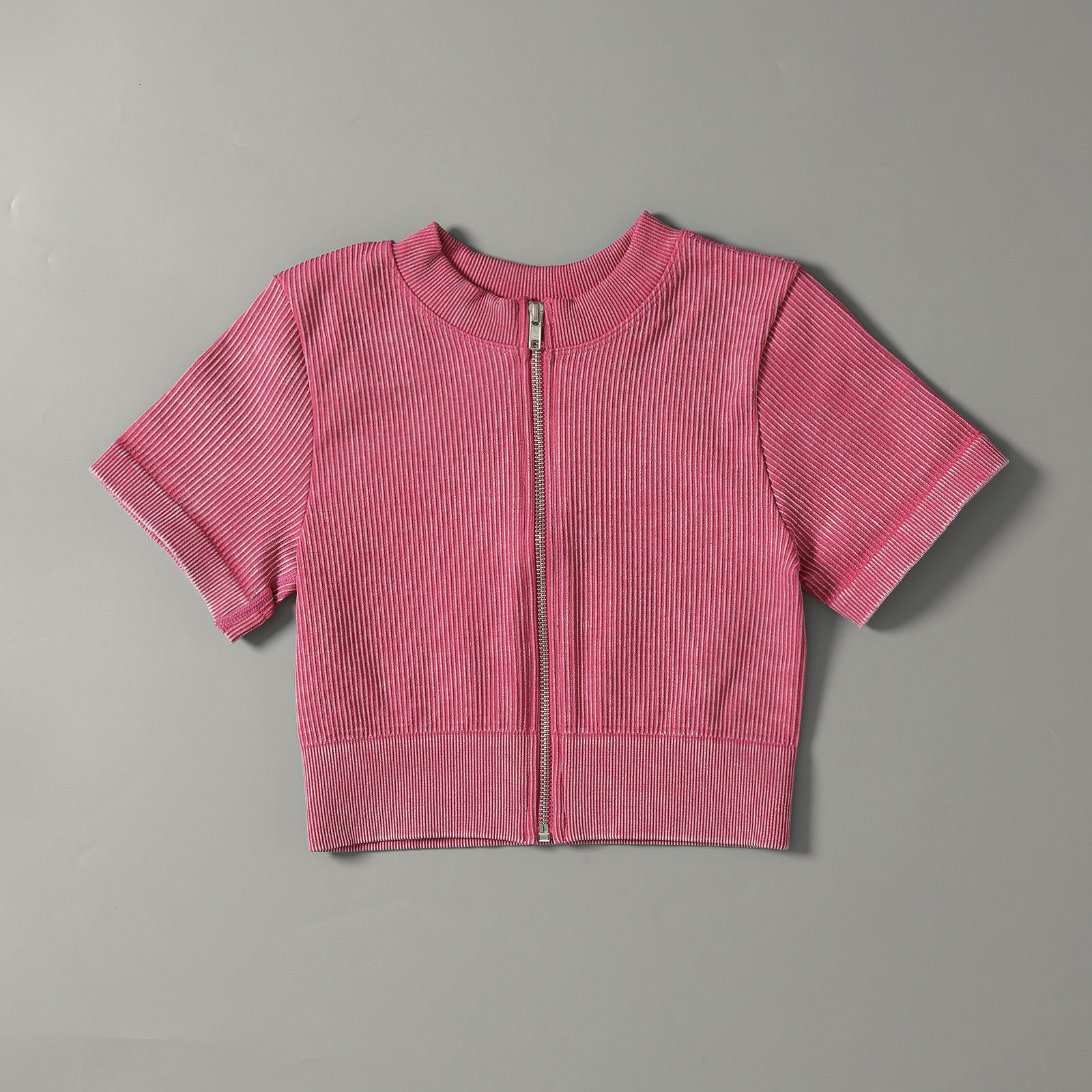 01 short sleeves zipped