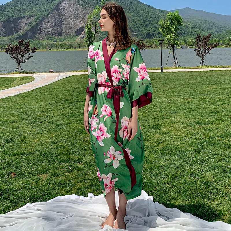 เสื้อคลุมกิโมโนสำหรับผู้หญิง,เสื้อคลุมยาวผ้าซาตินคอปกญี่ปุ่นชุดนอนลายดอกไม้ดีไซน์เนอร์ปี2022