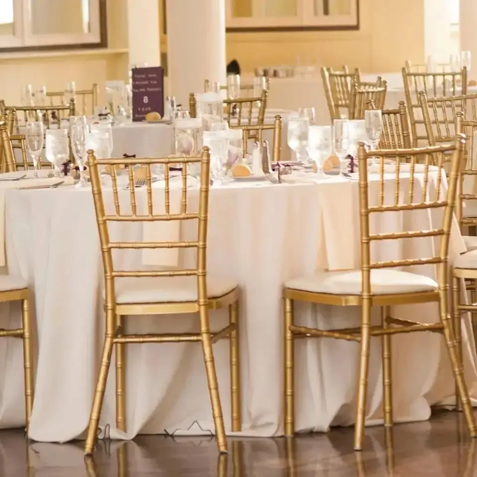 Atacado Barato Empilhável Ouro Tiffany Chavari Banquete Jantar Aço Metal Aluguer Hotel Chiavari Cadeiras para o evento do casamento