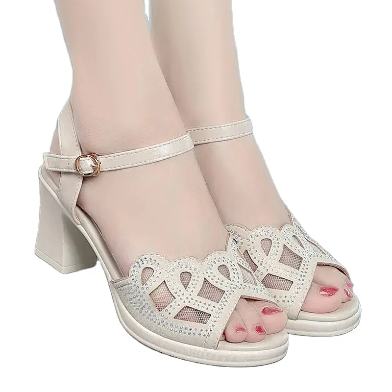 Fengyu-zapatos retro nacional para mujer, sandalias romanas con hebilla de una línea, tacón grueso, para baile, mediana edad y polilla para ancianos, novedad de verano