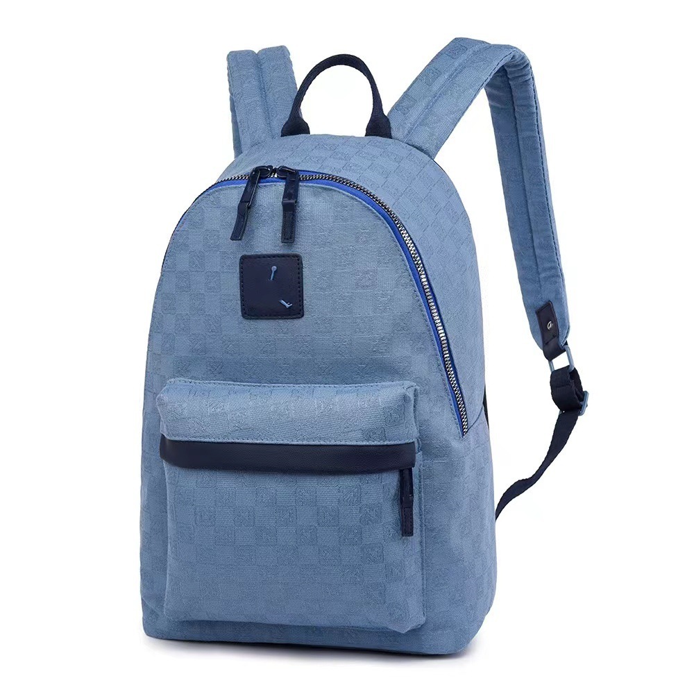 สีฟ้าอ่อนเยาว์