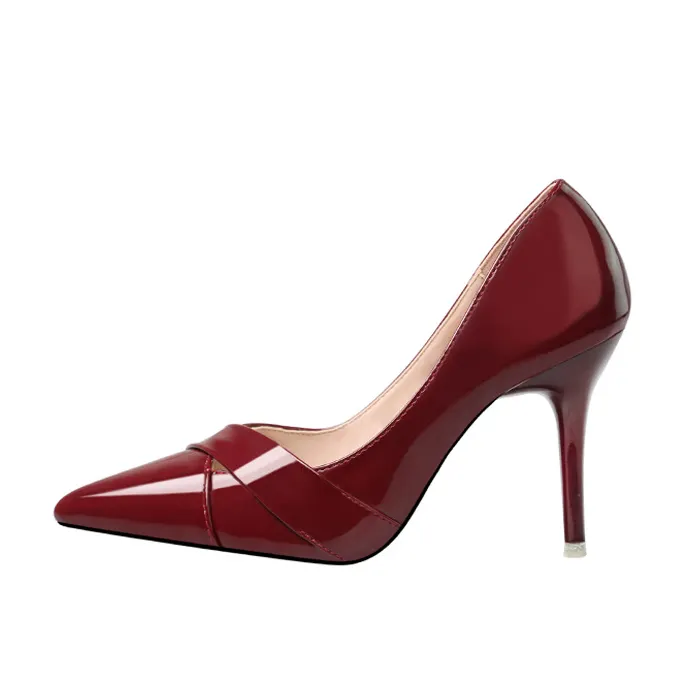 Nova Moda Sexy 2023 Fechado Stiletto Apontado Dedo Preto Vermelho Deslizamento No Salto Fino das Mulheres Pu Outsole Bombas Senhoras Sapatos de Salto Alto