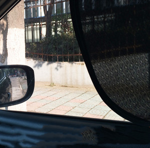 Um par de janela pára-sol para carro, tela interna cortina de sucção janela lateral protetora solar e isolamento de calor