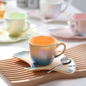 パールグレーズコーヒーカップオーシャンスタイルグラデーションウェディングビジネスギフト愛好家マグセラミックティーカップとソーサーセット
