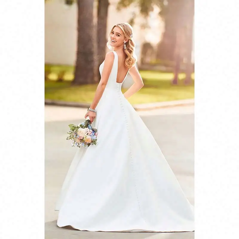 جودة عالية تصميم بسيط الموضة فتحة رقبة V عميقة بلا أكمام مثير أبيض أنيق فستان زفاف من الساتان للنساء