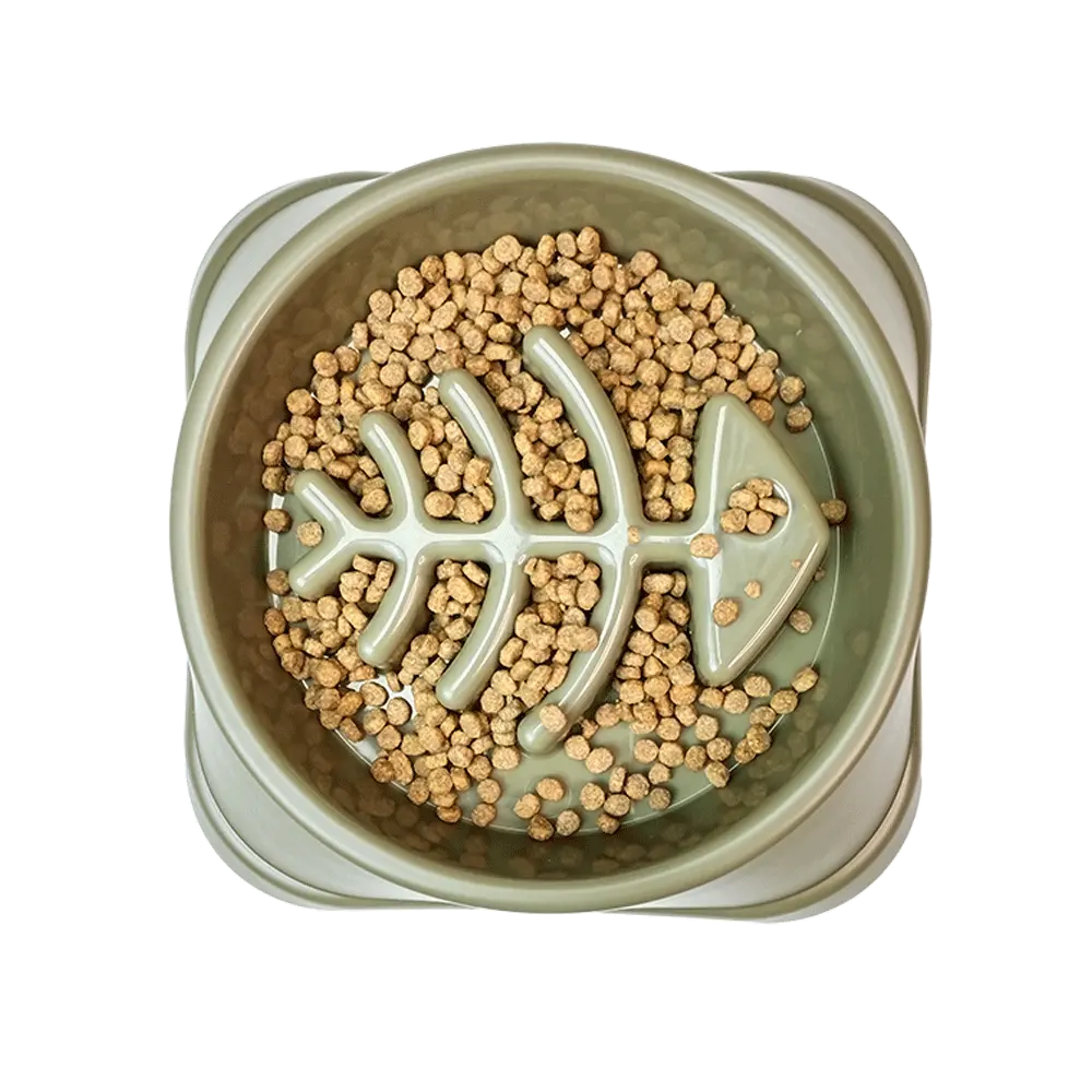 新しいデザインのフィッシュボーン楽しい給餌犬食べ物をなめるパズルボウルプラスチックペットスローフィーダー犬ボウル