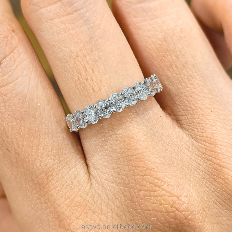 Anillo de diamantes de laboratorio de 10 puntos