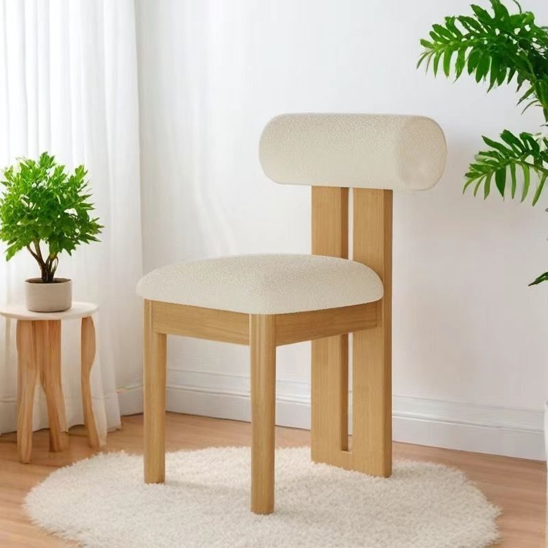 coussin en bois blanc-polaire d'agneau