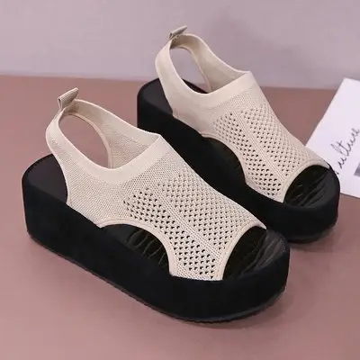 Örgü nefes kadın sandalet 2024 yeni kekler işık kalın alt spor ayakkabı kadın rahat plaj sandaletleri için
