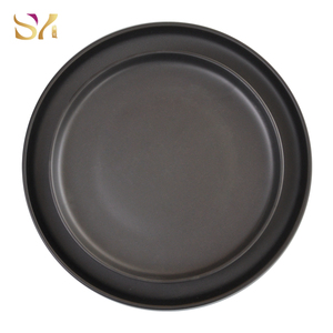 定制餐具陶瓷粗陶晚餐主菜盘黑色哑光餐具陶瓷充电器盘套装 - Product Image 3