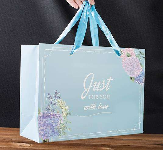 สีน้ำเงิน