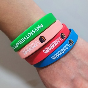 สร้อยข้อมือคริสตัลรูปหมีทำจากซิลิโคนสำหรับผู้ชายปรับแต่งได้ - Product Image 4