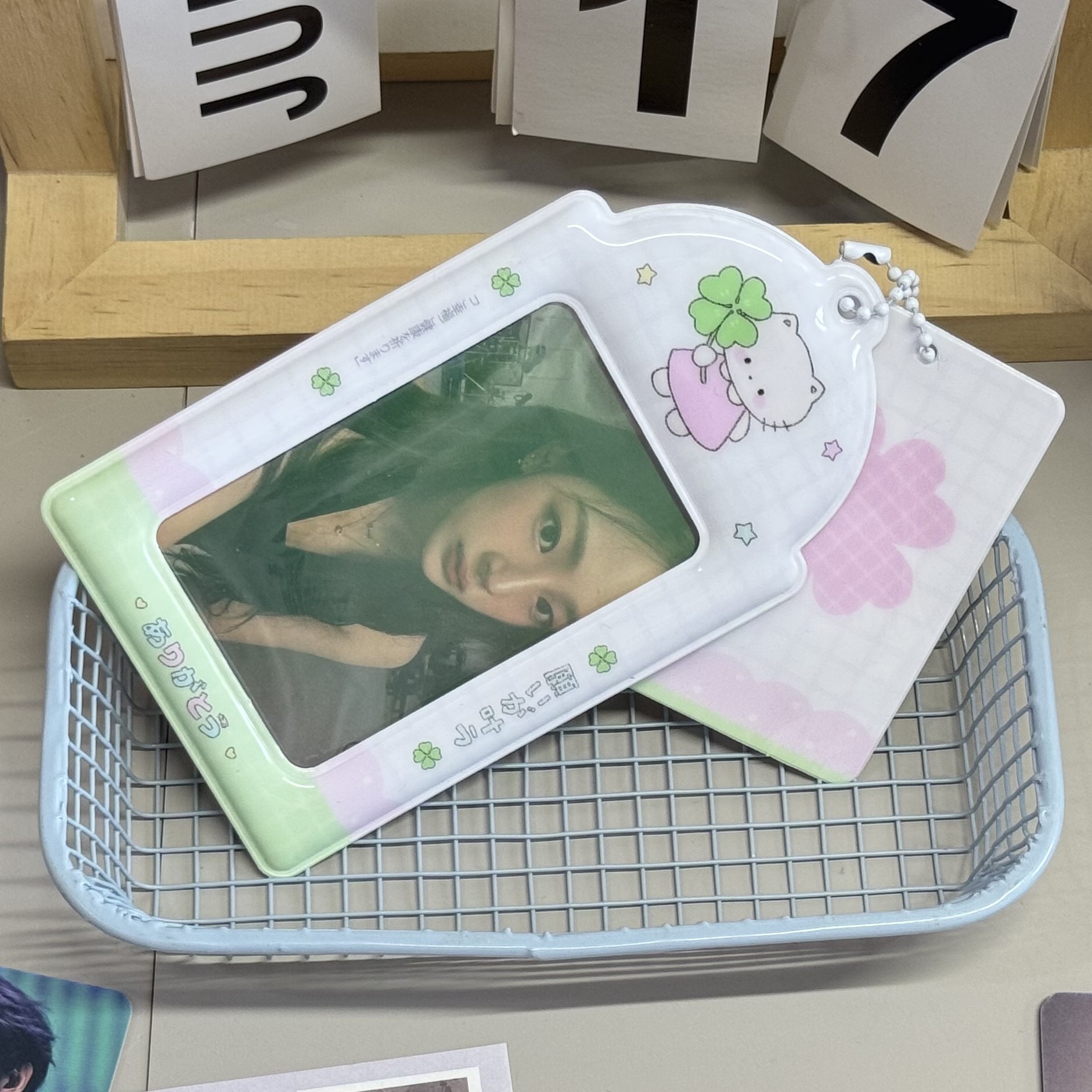 Four-leaf clover kitty card sleeve