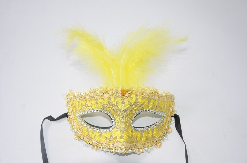 10 Masque jaune