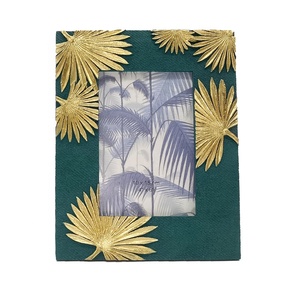 Amazon Bán Khung Ảnh Nhựa Resin Hiện Đại, Phong Cách Với Giá Vẽ Và Móc Treo Trang Trí Công Phu Cổ Điển Để Trưng Bày Mặt Bàn Và Tường - Product Image 2