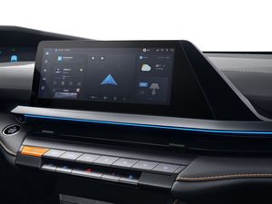 長安UNI-V 1.5Tターボ中古電気ACCレザーシートと低走行 - Product Image 5