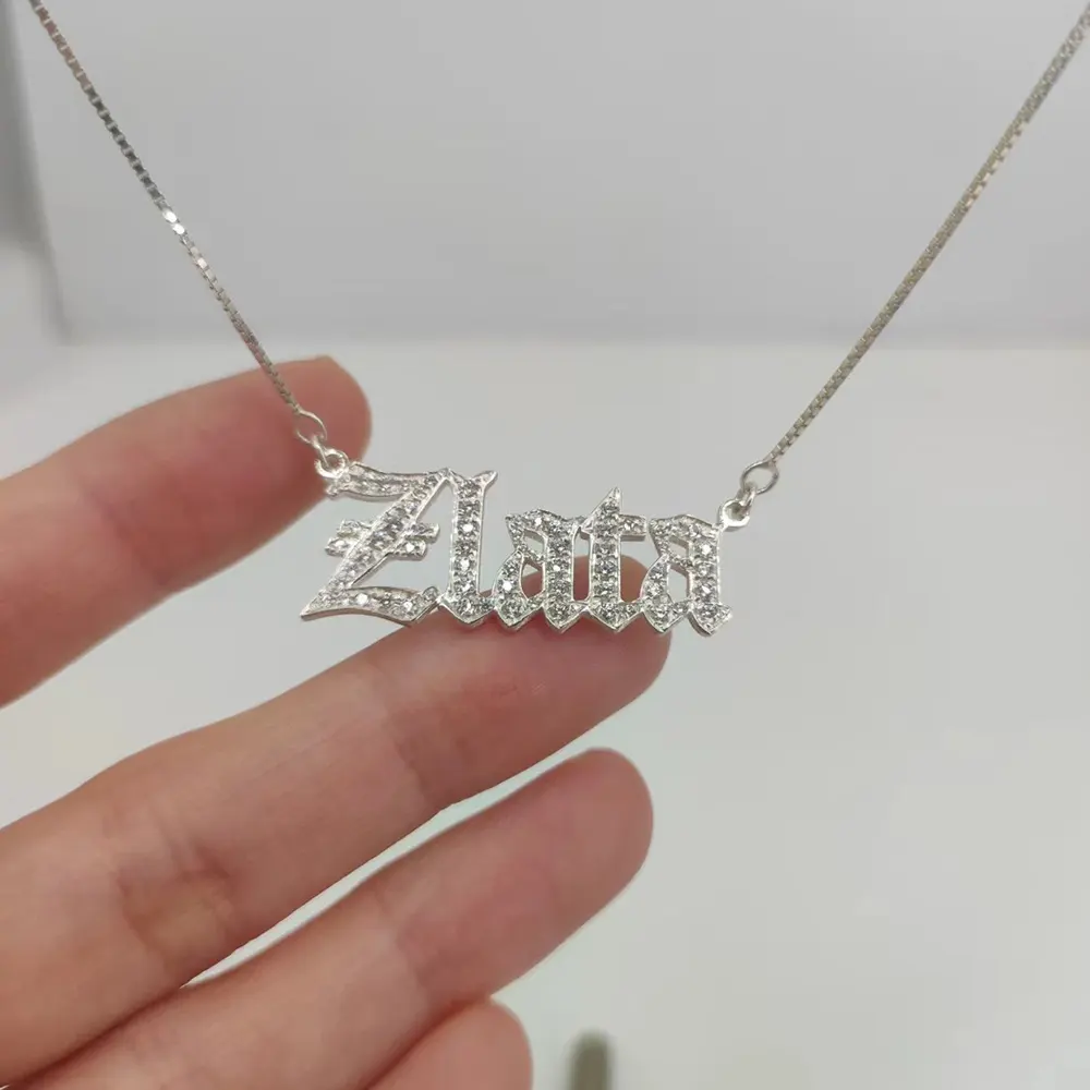 Collar de moissanita con nombre personalizado, Plata sólida 925 personalizada, placa con nombre en inglés antiguo, collares de diamantes para boda, joyería fina