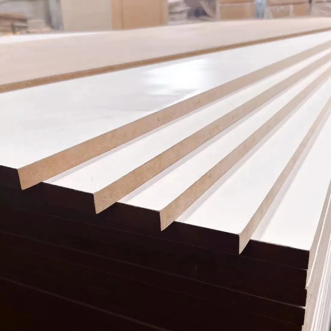 MDF con doble cara de melamina blanca cálida de 18mm para muebles