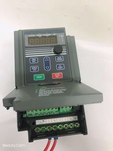 Entrada monofásica e saída trifásica 110V Inversor Solar 0.75KW Frequência Solar Vfd para bomba de água