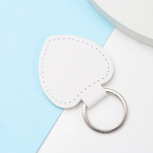 Venta al por mayor populares llaveros pu forma de corazón llaveros personalizados simple pareja corazón cuero llavero para regalos - Product Image 5
