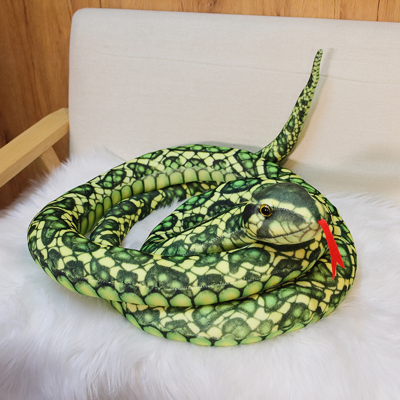 Pitón verde en forma de S