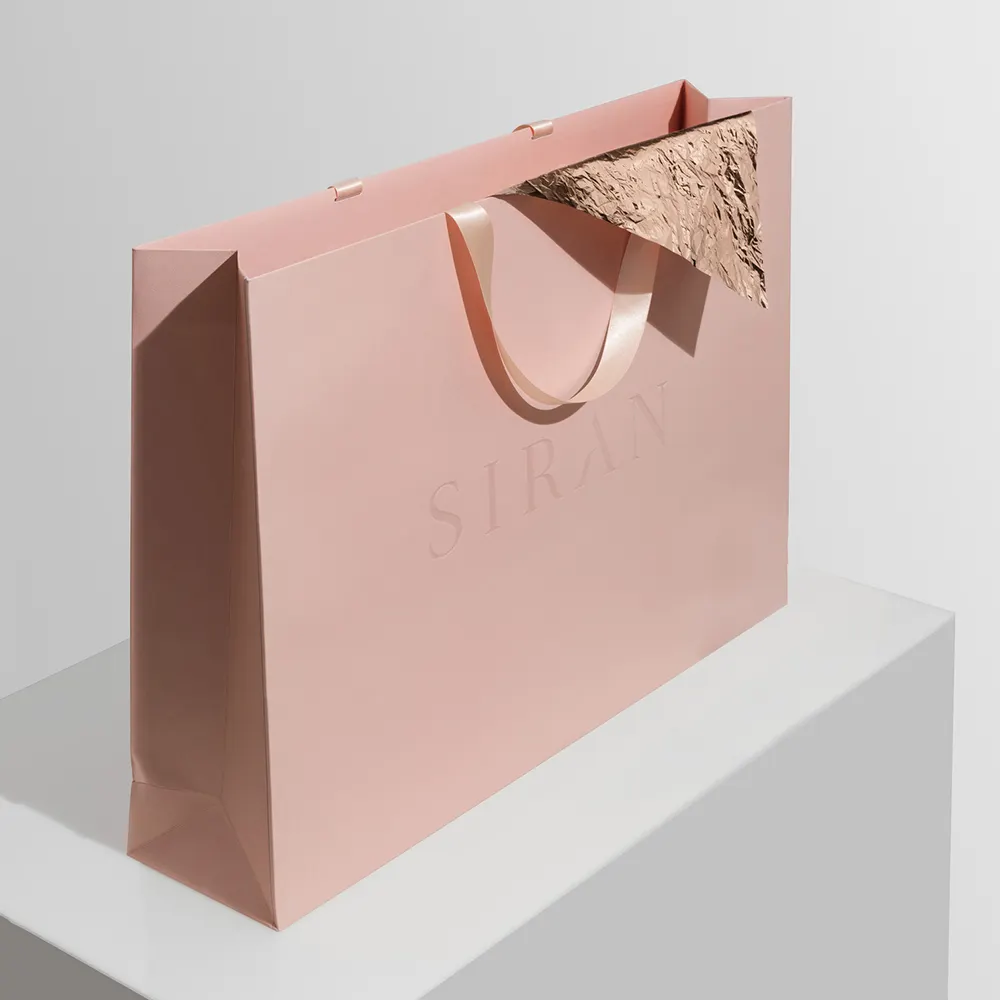 شعار مخصص الوردي ورقة التغليف حقيبة تسوق للهدايا مع مقبض الشريط ل ملابس نسائية