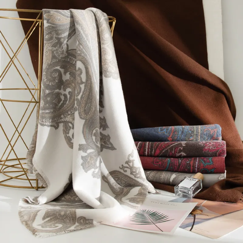 Kostenlose Proben kundenspezifisch OEM ODM paschminisch Schal Polyester superweiche klassische elegante warme Winterschalschalen für draußen