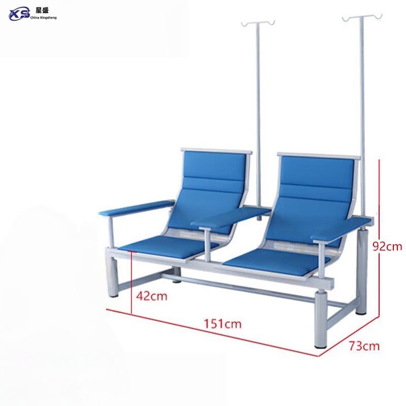Support IV bleu biplace avec poteau d'infusion