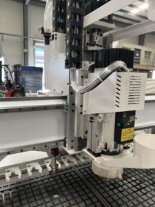 Máquina profesional para pequeñas empresas, enrutador CNC de alta resistencia para carpintería con cambio automático de herramientas - Product Image 5
