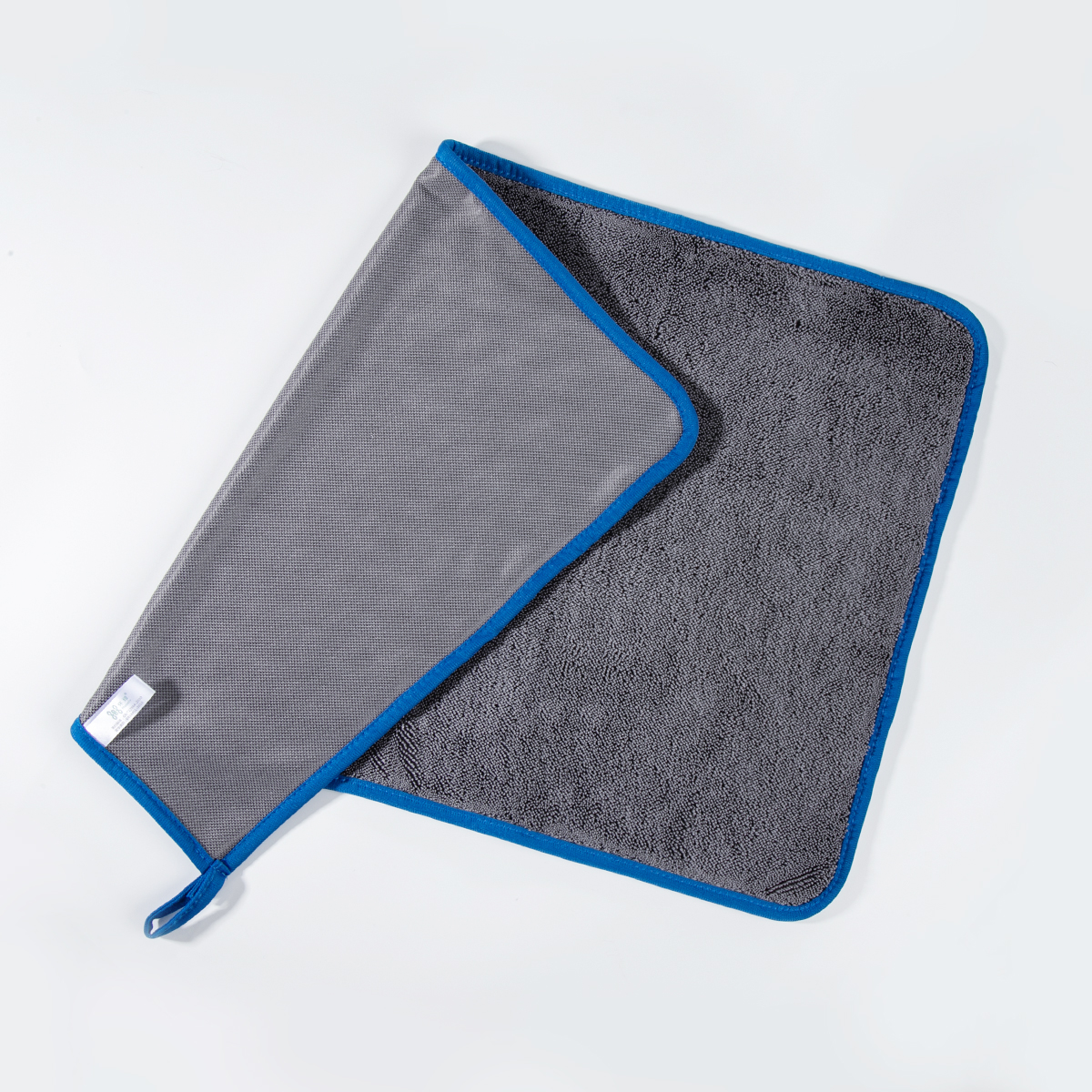 Gris con borde azul
