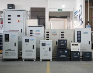 三相サーボ電圧レギュレータSVC-D10000VA-3 30KVA 60KVA 100000VA-3入力280-430V出力380V ± 3% AC三相220V OEM - Product Image 1
