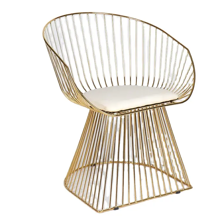 럭셔리 스타일 취사 가구 가벼운 가시 와이어 프레임 안락 의자 야외/식당 거실을위한 황금 금속 안락 의자