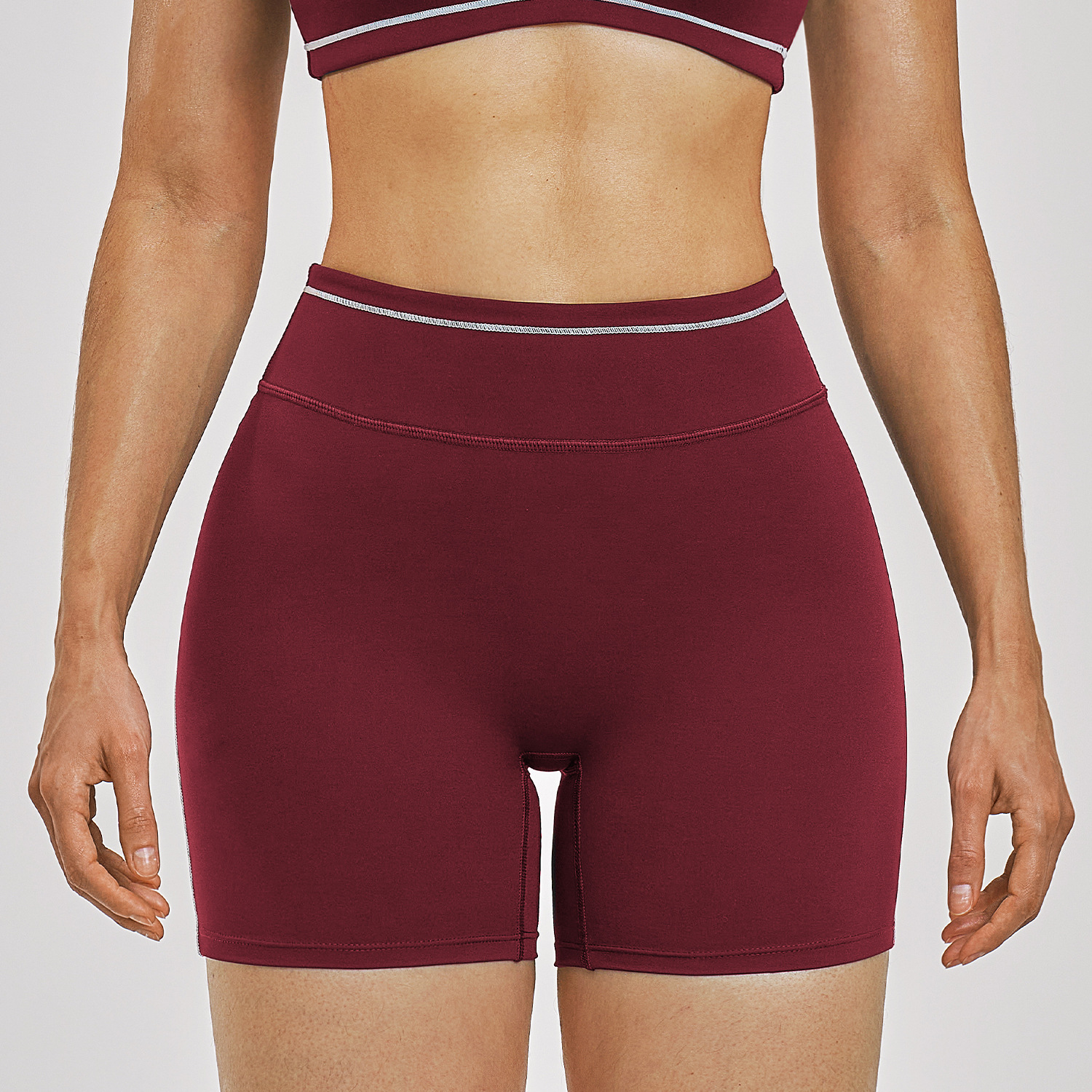 pantalones cortos rojos