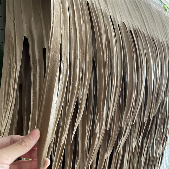 Factory Wholesale Synthetic Artificial Palm Leaves Thatch Roof Tiles With Good Quality