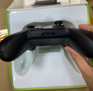 X BOX için OEM ODM 3.5 kulaklık jakı ile bir denetleyici X BOX için 2.4G kablosuz oyun kolu ve oyun kontrolörleri bir Gamepad konsolu - Product Image 6