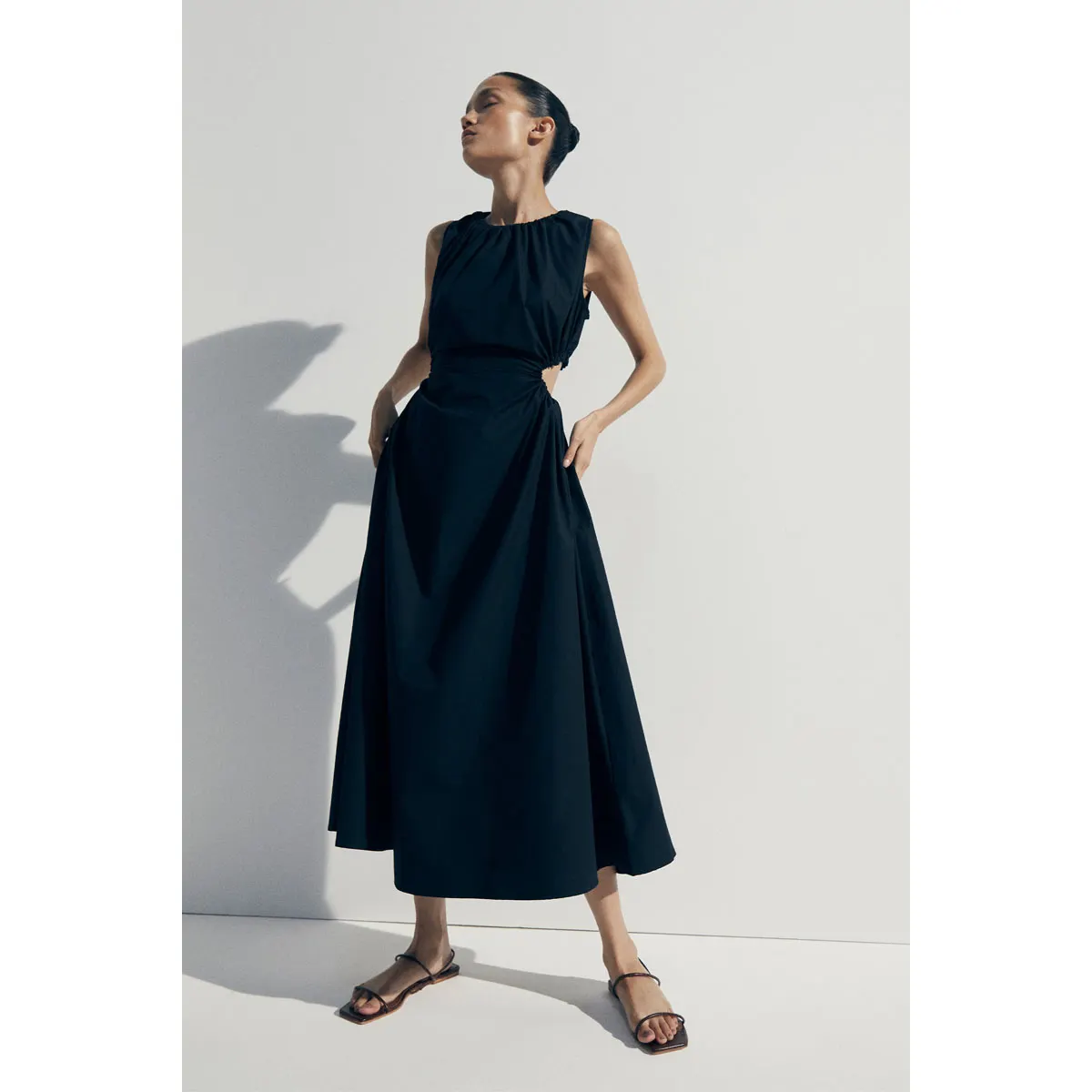 BALA - Suspensório de algodão e linho de comprimento médio com saia de design de nicho, vestido sem mangas cruzadas sem costas, saia feminina minimalista