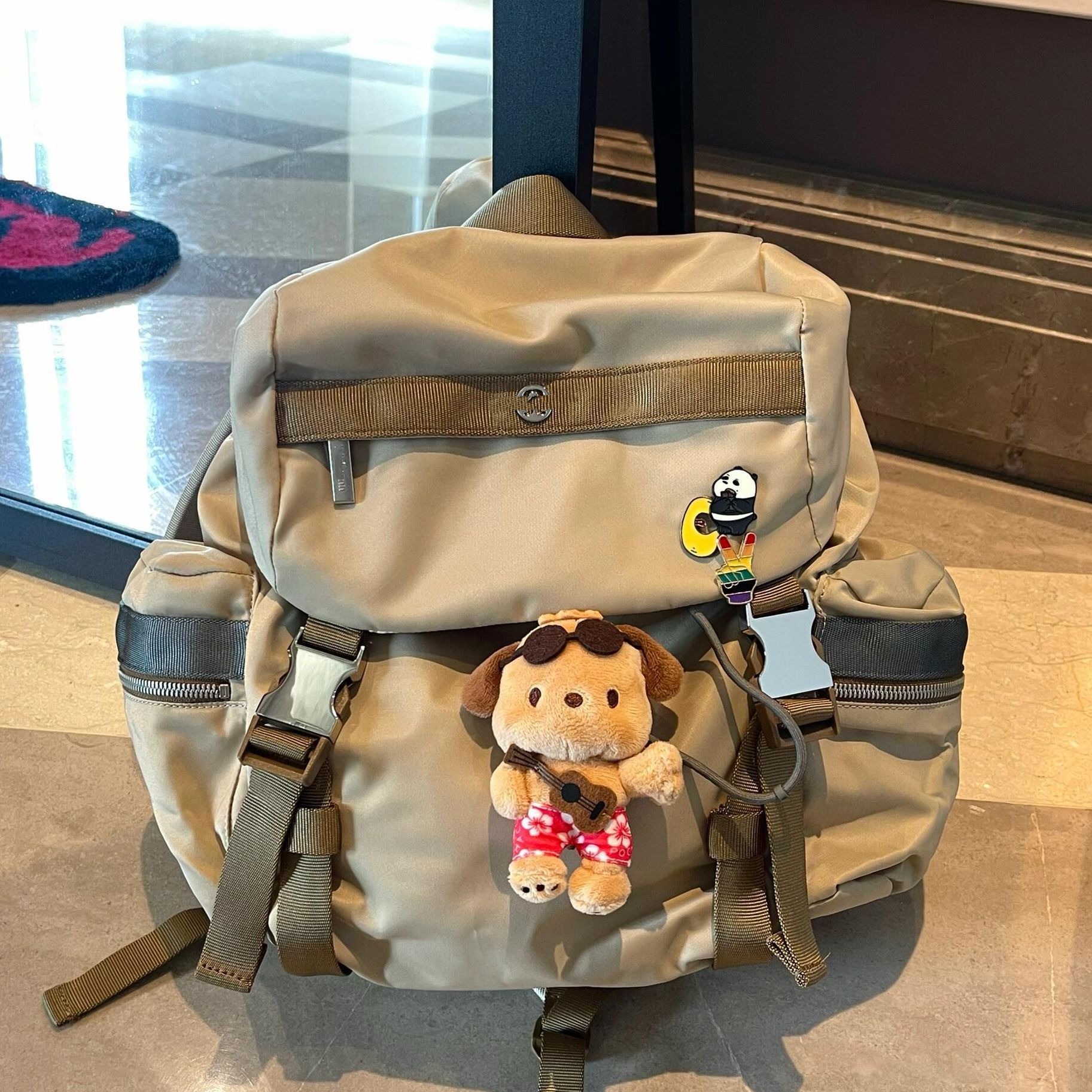 Camel-colored backpack, 25L