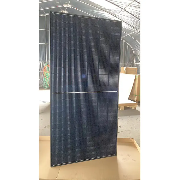 Panneau solaire photovoltaïque résidentiel entièrement noir 530w 540w 550w coût de cellule photovoltaïque pour la maison