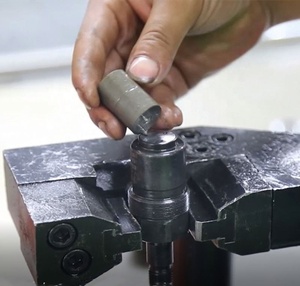 Herramienta de prueba de inyector ZQYM EUI, herramienta de presión de apertura para inyector Delphi Volvo de 2 pines - Product Image 5