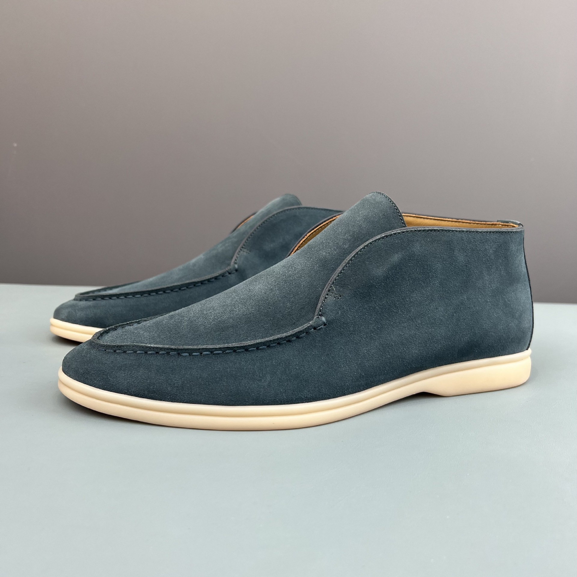 Gris-bleu